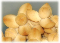 ขนมหวานไทย : ขนมกลีบลำดวน (ดอกลำดวน)