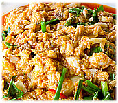 Thai Food : Stir-fried crab meat with curry powder