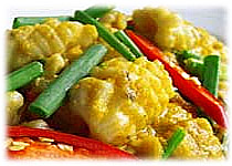 thai food : stir-fried squid with salted egg yolk