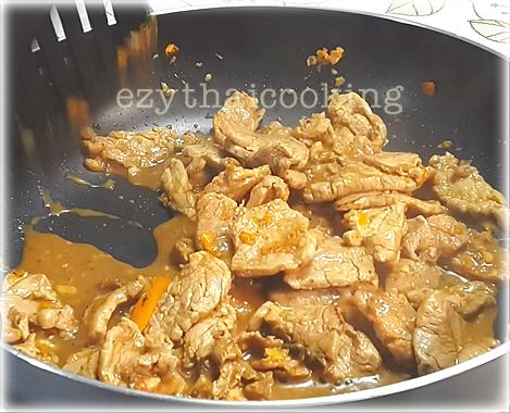  สูตรอาหารไทย : หมูผัดกะปิ