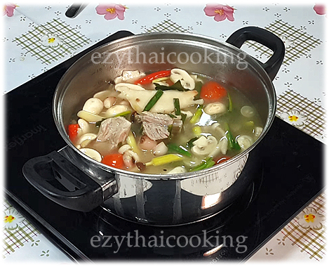  สูตรอาหารไทย : ต้มแซ่บกระดูกหมูอ่อน