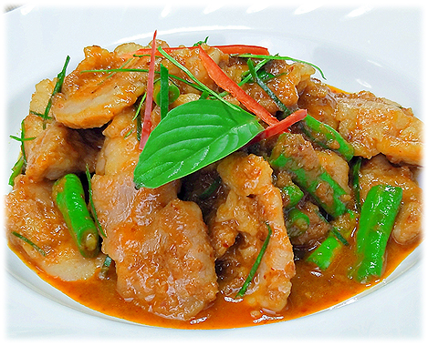  Thai Food Recipe | Stir-Fried Pork with Red Curry Paste 