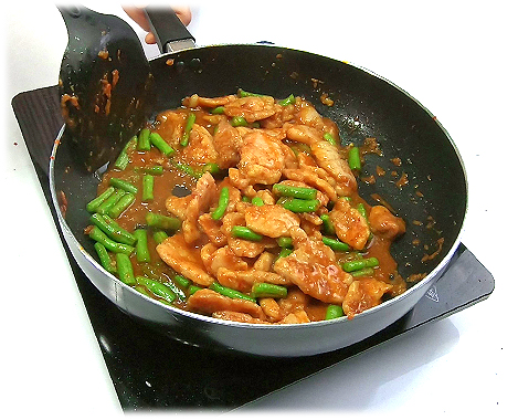  Thai Food Recipe | Stir-Fried Pork with Red Curry Paste 