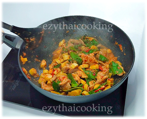  Thai Food Recipe | Stir Fry Jungle Curry Paste with Pork and Bamboo Shoot