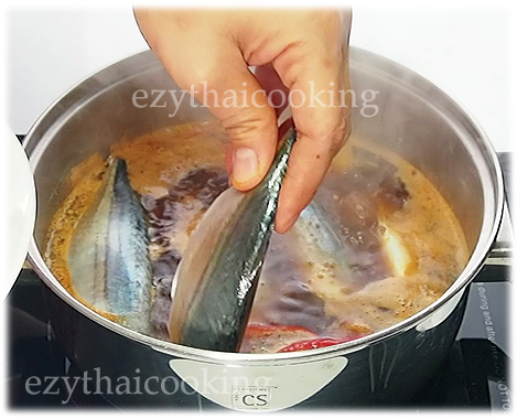  Thai Food Recipe | Stewed Mackerel Fish in Tamarind Soup